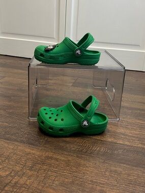 CROCS Kids Green Classic Clog Sandals Size C9